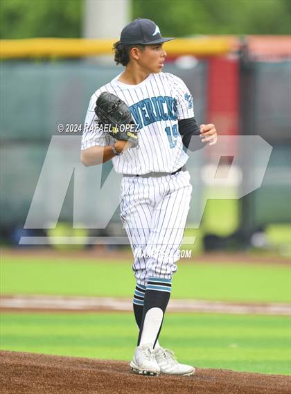 Thumbnail 2 in Kingwood vs. Pasadena Memorial (UIL Baseball 6A Region 3 Bi-District) photogallery.