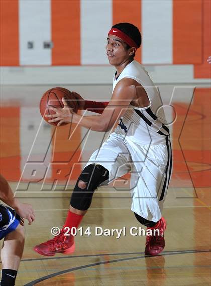 Thumbnail 2 in San Marino vs. Marshall (Poly Tournament) photogallery.