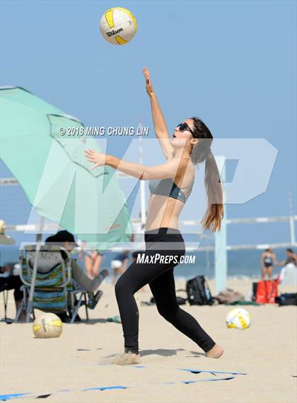 Thumbnail 3 in Palos Verdes vs. South (IBVL Competition) photogallery.