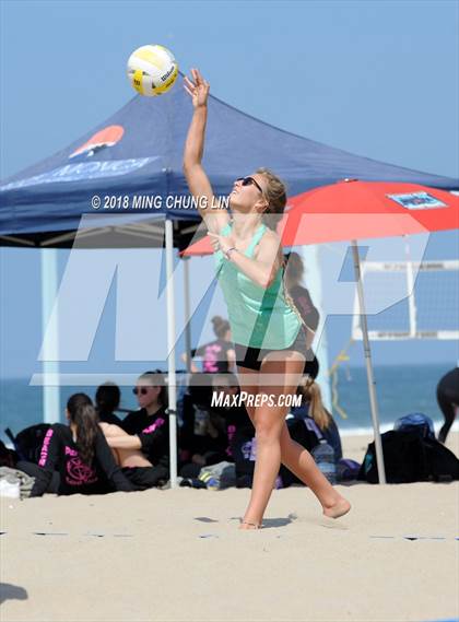 Thumbnail 3 in Palos Verdes vs. South (IBVL Competition) photogallery.