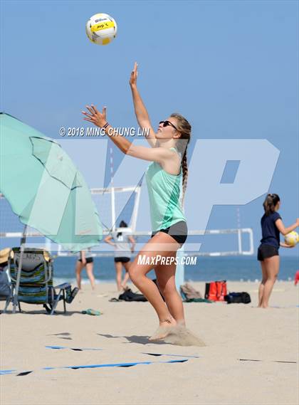 Thumbnail 1 in Palos Verdes vs. South (IBVL Competition) photogallery.
