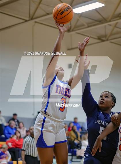 Thumbnail 1 in Jemison @ Chilton County photogallery.