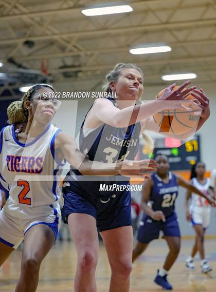 Thumbnail 1 in Jemison @ Chilton County photogallery.
