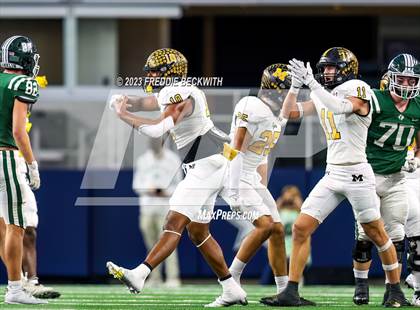 Thumbnail 2 in Franklin vs. Malakoff (UIL 3A D1 Football Final) photogallery.