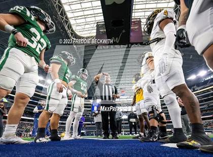 Thumbnail 2 in Franklin vs. Malakoff (UIL 3A D1 Football Final) photogallery.