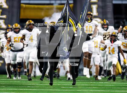 Thumbnail 1 in Franklin vs. Malakoff (UIL 3A D1 Football Final) photogallery.