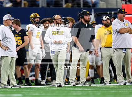 Thumbnail 2 in Franklin vs. Malakoff (UIL 3A D1 Football Final) photogallery.