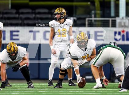 Thumbnail 3 in Franklin vs. Malakoff (UIL 3A D1 Football Final) photogallery.