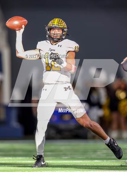 Thumbnail 2 in Franklin vs. Malakoff (UIL 3A D1 Football Final) photogallery.