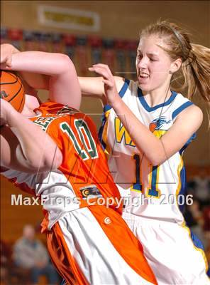Thumbnail 2 in Mesa Verde vs. Sacramento Waldorf (Lincoln Invitational) photogallery.
