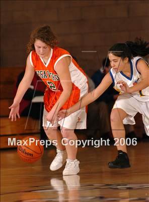 Thumbnail 2 in Mesa Verde vs. Sacramento Waldorf (Lincoln Invitational) photogallery.