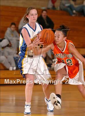 Thumbnail 1 in Mesa Verde vs. Sacramento Waldorf (Lincoln Invitational) photogallery.