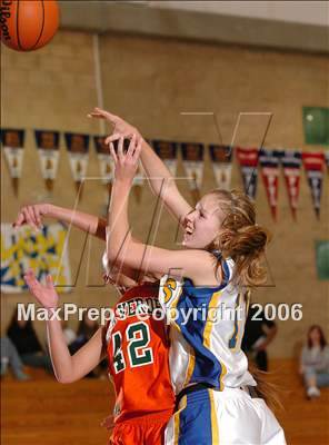 Thumbnail 3 in Mesa Verde vs. Sacramento Waldorf (Lincoln Invitational) photogallery.