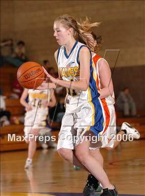 Thumbnail 1 in Mesa Verde vs. Sacramento Waldorf (Lincoln Invitational) photogallery.