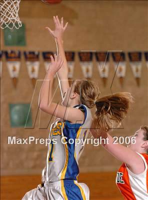 Thumbnail 1 in Mesa Verde vs. Sacramento Waldorf (Lincoln Invitational) photogallery.