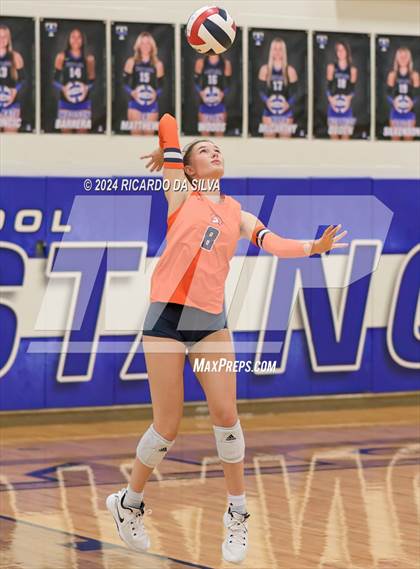 Thumbnail 1 in Katy Taylor vs Seven Lakes photogallery.