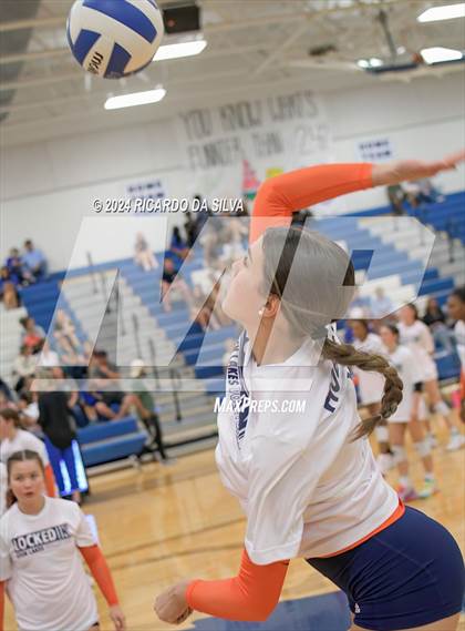 Thumbnail 2 in Katy Taylor vs Seven Lakes photogallery.