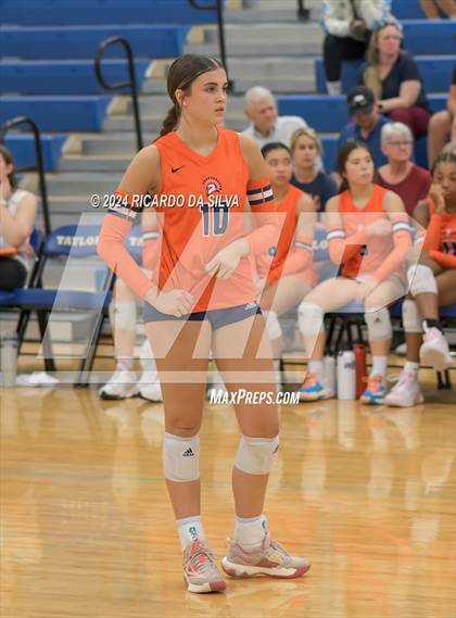 Thumbnail 2 in Katy Taylor vs Seven Lakes photogallery.
