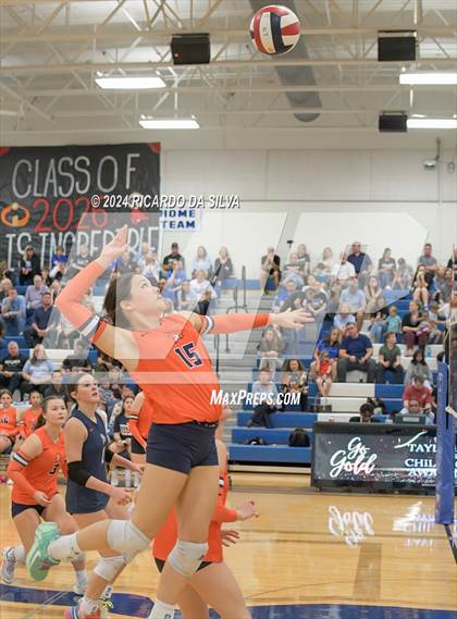 Thumbnail 3 in Katy Taylor vs Seven Lakes photogallery.