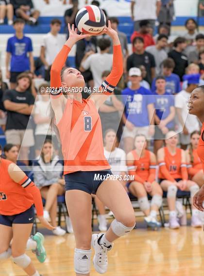 Thumbnail 2 in Katy Taylor vs Seven Lakes photogallery.