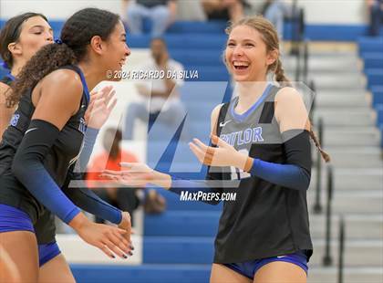 Thumbnail 1 in Katy Taylor vs Seven Lakes photogallery.
