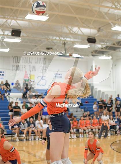 Thumbnail 1 in Katy Taylor vs Seven Lakes photogallery.