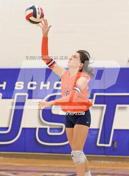 Thumbnail 3 in Katy Taylor vs Seven Lakes photogallery.