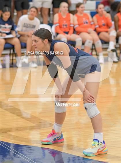 Thumbnail 2 in Katy Taylor vs Seven Lakes photogallery.