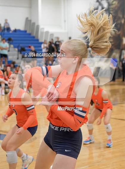 Thumbnail 2 in Katy Taylor vs Seven Lakes photogallery.