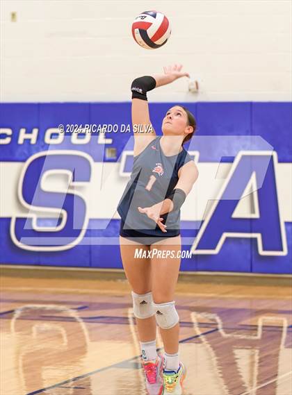 Thumbnail 1 in Katy Taylor vs Seven Lakes photogallery.