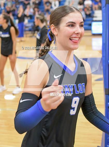 Thumbnail 1 in Katy Taylor vs Seven Lakes photogallery.
