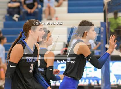 Thumbnail 2 in Katy Taylor vs Seven Lakes photogallery.