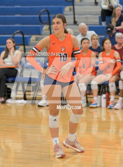 Thumbnail 1 in Katy Taylor vs Seven Lakes photogallery.