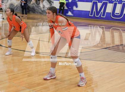 Thumbnail 1 in Katy Taylor vs Seven Lakes photogallery.
