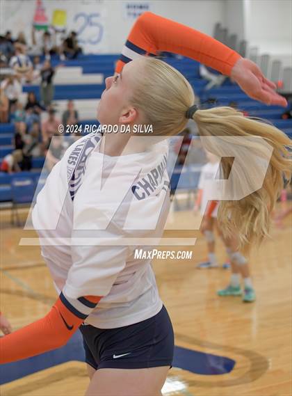 Thumbnail 3 in Katy Taylor vs Seven Lakes photogallery.