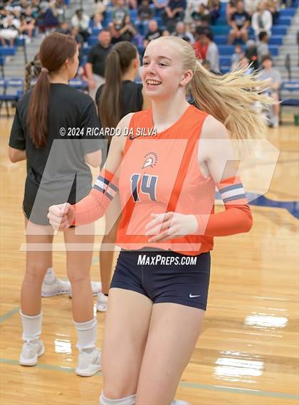 Thumbnail 2 in Katy Taylor vs Seven Lakes photogallery.