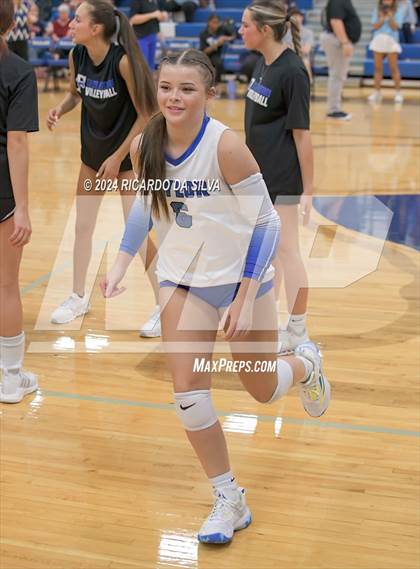 Thumbnail 1 in Katy Taylor vs Seven Lakes photogallery.