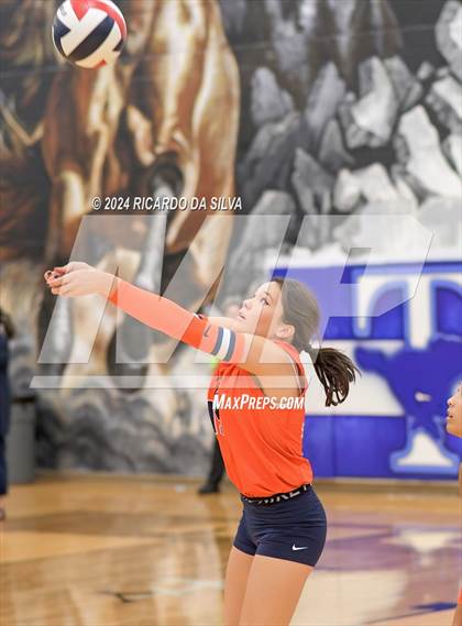 Thumbnail 2 in Katy Taylor vs Seven Lakes photogallery.