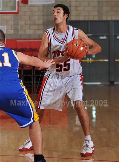 Thumbnail 1 in Santa Margarita vs. Troy (Nike Extravaganza) photogallery.