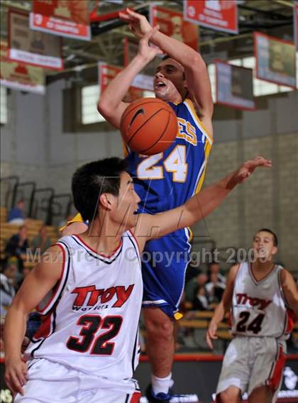 Thumbnail 2 in Santa Margarita vs. Troy (Nike Extravaganza) photogallery.
