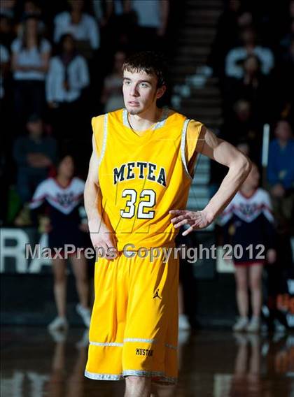 Thumbnail 2 in Aurora West vs. Metea Valley (IHSA Sectional Final) photogallery.