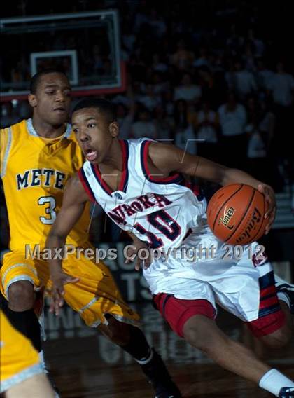 Thumbnail 3 in Aurora West vs. Metea Valley (IHSA Sectional Final) photogallery.