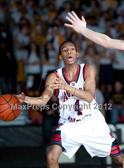 Thumbnail 2 in Aurora West vs. Metea Valley (IHSA Sectional Final) photogallery.