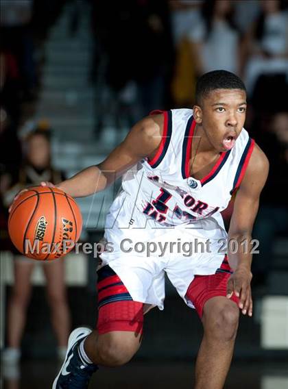 Thumbnail 1 in Aurora West vs. Metea Valley (IHSA Sectional Final) photogallery.