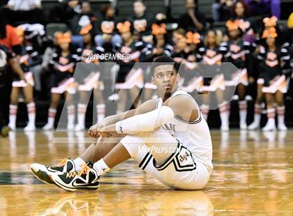 Thumbnail 3 in Morgan Park vs. Simeon (CPS Tournament Semifinal) photogallery.