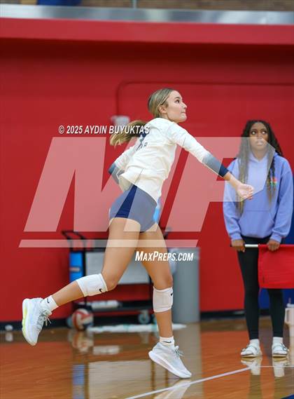 Thumbnail 2 in Lone Star vs McKinney North (Allen Texas Open) photogallery.