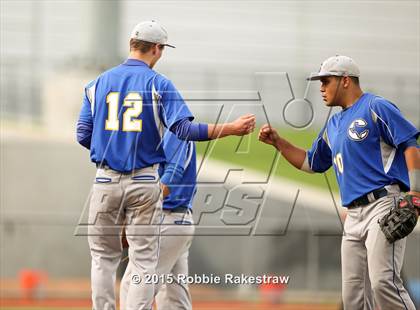 Thumbnail 2 in Corsicana vs. Mansfield Timberview (UIL 5A Area Playoff) photogallery.