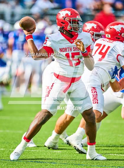 Thumbnail 2 in Westlake vs. North Shore (UIL 6A D1 Football Semifinal) photogallery.