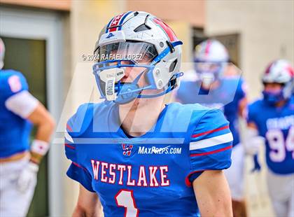 Thumbnail 3 in Westlake vs. North Shore (UIL 6A D1 Football Semifinal) photogallery.