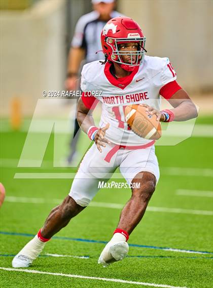 Thumbnail 1 in Westlake vs. North Shore (UIL 6A D1 Football Semifinal) photogallery.